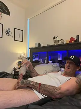 Snapshot of bilateralBKamputee chatting on 04.04.26 bilateralBKamputee online show from 04.04.26