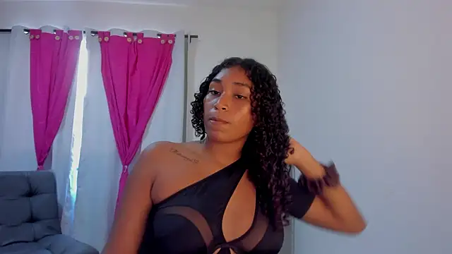 Snapshot of tara_thonson chatting on 03.27.26 tara thonson online show from 03.27.26