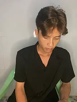 Nguyencuong1999 online show from 05.19.26