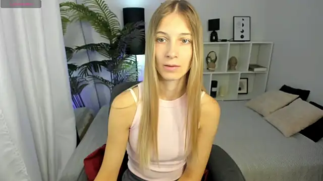 Snapshot of LauraPurr chatting on 07.10.26 LauraPurr online show from 07.10.26