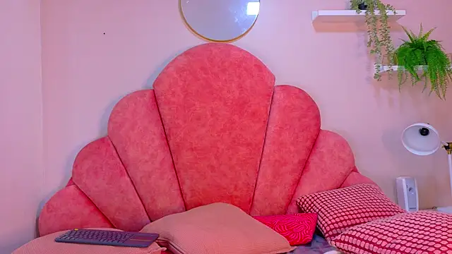 Snapshot of StarrMoon__ chatting on 05.12.26 StarrMoon online show from 05.12.26