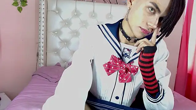 Snapshot of romeo_laurient chatting on 04.21.26 romeo laurient online show from 04.21.26