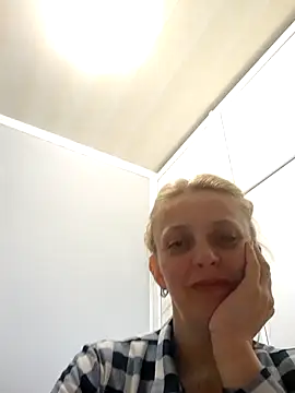 MiaLove183 online show from 05.16.26