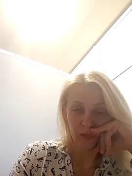 MiaLove183 online show from 05.19.26