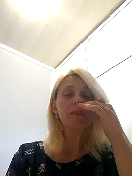 MiaLove183 online show from 05.23.26