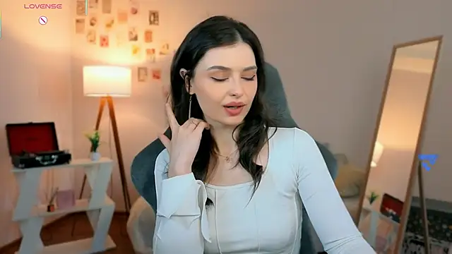 Snapshot of rebbekkakowalski chatting on 04.18.26 rebbekkakowalski online show from 04.18.26