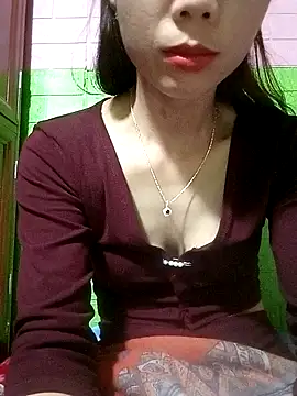 Snapshot of AmyLinee01 chatting on 04.16.26 AmyLinee01 online show from 04.16.26