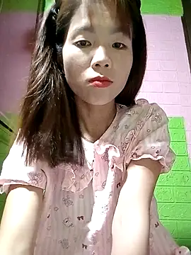Snapshot of AmyLinee01 chatting on 04.28.26 AmyLinee01 online show from 04.28.26