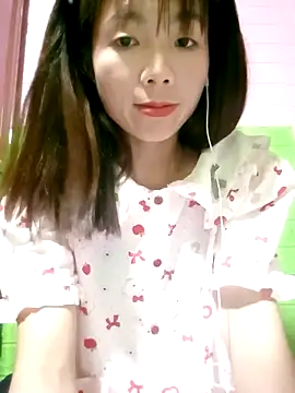 Snapshot of AmyLinee01 chatting on 04.30.26 AmyLinee01 online show from 04.30.26