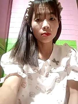 Snapshot of AmyLinee01 chatting on 05.05.26 AmyLinee01 online show from 05.05.26