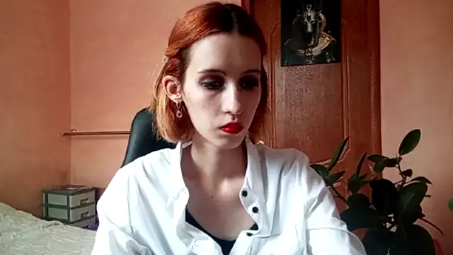 Snapshot of SirenFrost chatting on 06.11.26 SirenFrost online show from 06.11.26