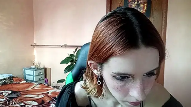 Snapshot of SirenFrost chatting on 06.23.26 SirenFrost online show from 06.23.26