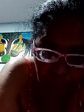 Snapshot of sexymomsn chatting on 05.16.26 sexymomsn online show from 05.16.26
