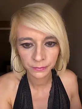 Snapshot of evaluminax chatting on 03.27.26 evaluminax online show from 03.27.26