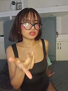 Lucy Em online show from 05.11.26