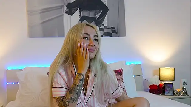 Snapshot of FrancescaGrayy chatting on 07.08.26 FrancescaGrayy online show from 07.08.26