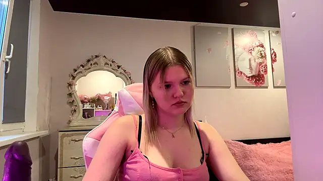 SweettAnny online show from 06.13.26