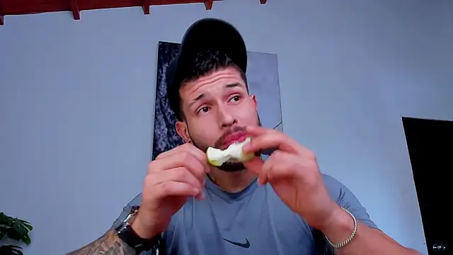 Snapshot of Santos_ramirez1 chatting on 06.19.26 Santos ramirez1 online show from 06.19.26