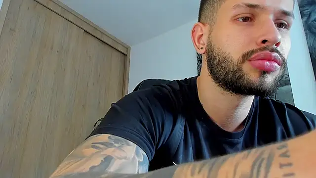 Snapshot of Santos_ramirez1 chatting on 07.15.26 Santos ramirez1 online show from 07.15.26