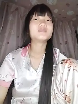 Snapshot of Jolinie chatting on 03.24.26 Jolinie online show from 03.24.26