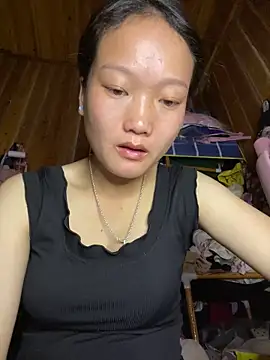 Snapshot of Jolinie chatting on 03.28.26 Jolinie online show from 03.28.26