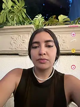 Snapshot of HaileyBiieber chatting on 04.23.26 HaileyBiieber online show from 04.23.26