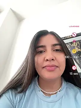 Snapshot of HaileyBiieber chatting on 04.26.26 HaileyBiieber online show from 04.26.26