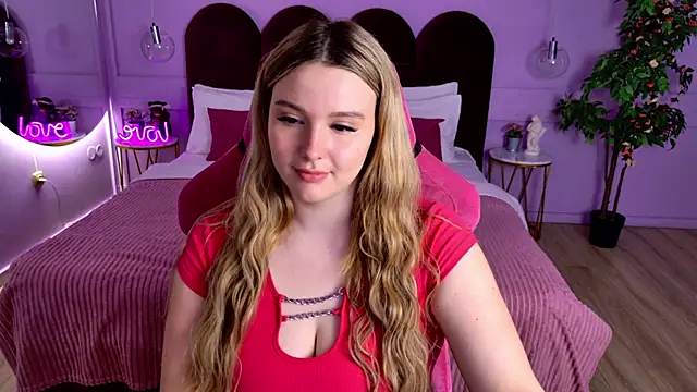 CharlotteAtwoood online show from 05.19.26