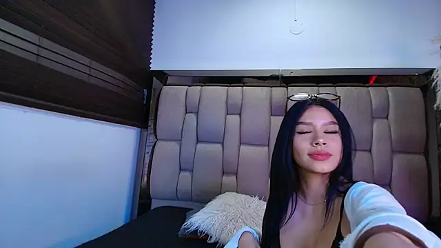 Snapshot of MeganEvanss__ chatting on 05.22.26 MeganEvanss online show from 05.22.26