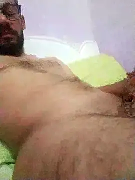 Snapshot of Alimohamed08 chatting on 05.15.26 Alimohamed08 online show from 05.15.26