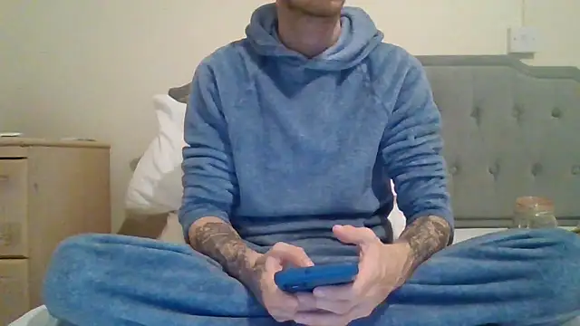 Snapshot of feetlovrr94 chatting on 03.27.26 feetlovrr94 online show from 03.27.26