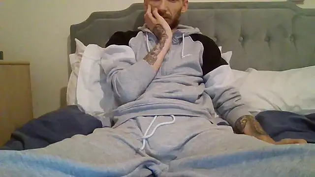 Snapshot of feetlovrr94 chatting on 04.17.26 feetlovrr94 online show from 04.17.26