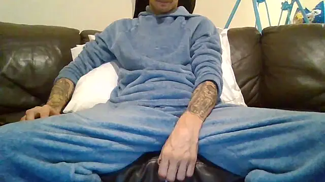 Snapshot of feetlovrr94 chatting on 05.12.26 feetlovrr94 online show from 05.12.26
