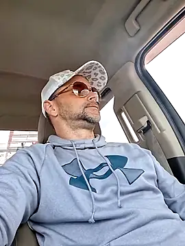 Snapshot of middickstroking chatting on 03.24.26 middickstroking online show from 03.24.26