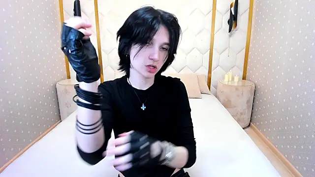 Snapshot of AdonBev chatting on 05.21.26 AdonBev online show from 05.21.26