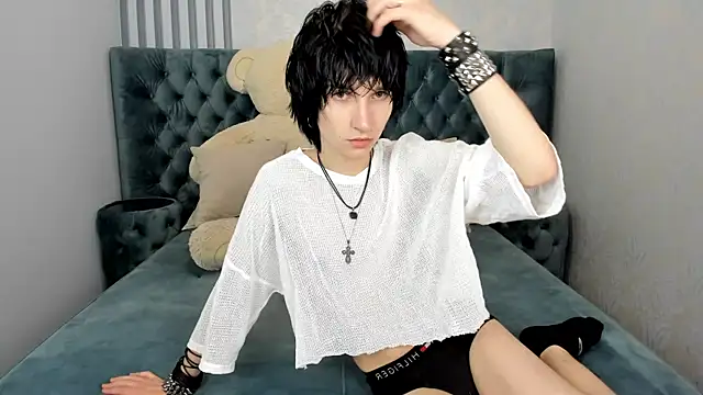 Snapshot of AdonBev chatting on 06.25.26 AdonBev online show from 06.25.26