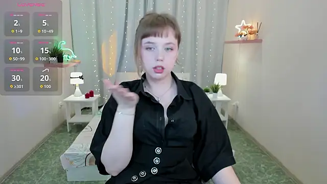 Snapshot of LeonaHicks chatting on 03.24.26 LeonaHicks online show from 03.24.26