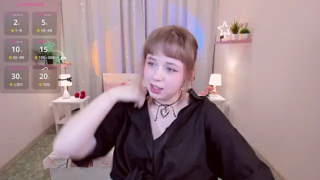 Snapshot of LeonaHicks chatting on 03.28.26 LeonaHicks online show from 03.28.26