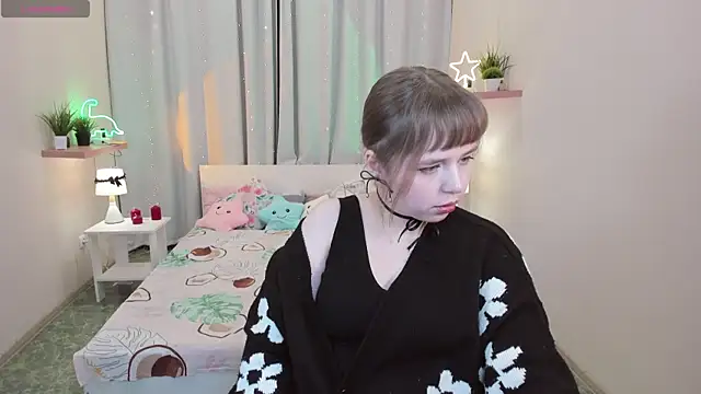 Snapshot of LeonaHicks chatting on 03.31.26 LeonaHicks online show from 03.31.26