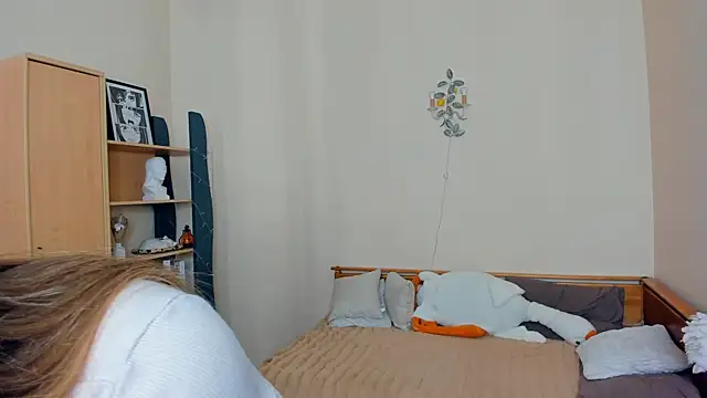 Snapshot of VioletteClaire chatting on 05.15.26 VioletteClaire online show from 05.15.26