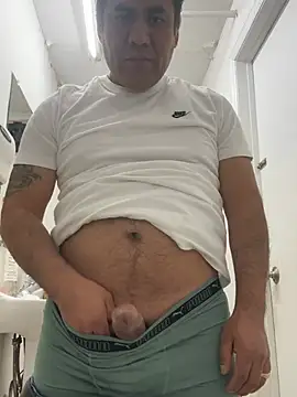 Snapshot of Crossroads5214 chatting on 03.25.26 Crossroads5214 online show from 03.25.26