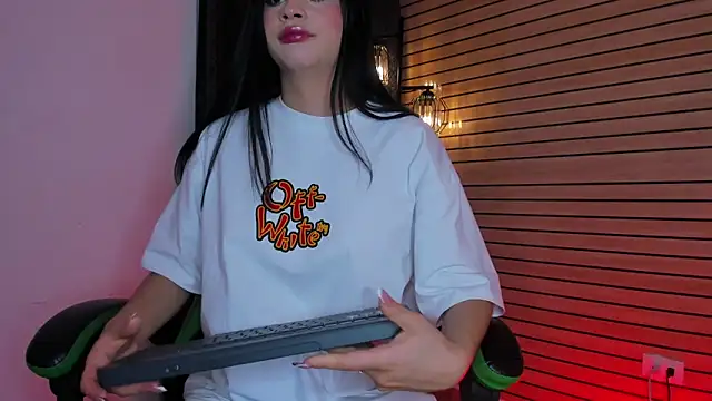 SweetLittleQueenBat online show from 04.06.26