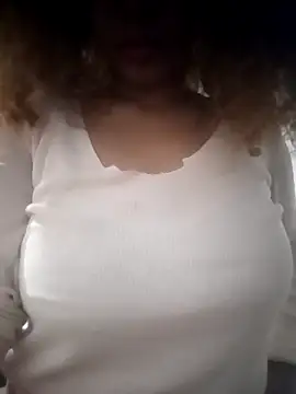 Snapshot of SolashLitzy_Curly chatting on 06.12.26 SolashLitzy Curly online show from 06.12.26