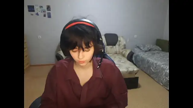 Snapshot of ShaynaLinley chatting on 04.18.26 ShaynaLinley online show from 04.18.26
