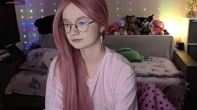 JulietFisher online show from 03.28.26