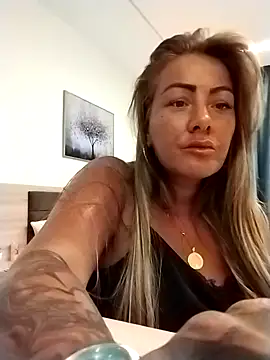 Snapshot of Exotic_ParisX chatting on 03.26.26 Exotic ParisX online show from 03.26.26