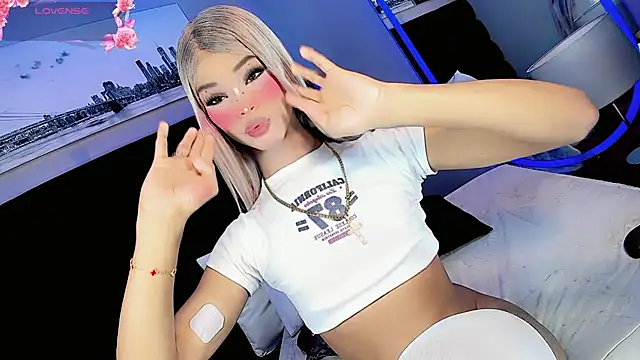 Snapshot of Kornylovee chatting on 07.10.26 Kornylovee online show from 07.10.26