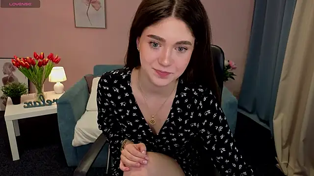 Snapshot of SunnyBloss chatting on 06.19.26 SunnyBloss online show from 06.19.26