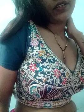 Snapshot of khushi_ji00 chatting on 04.09.26 khushi ji00 online show from 04.09.26