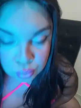 Snapshot of NicoleBBigAss chatting on 05.18.26 NicoleBBigAss online show from 05.18.26